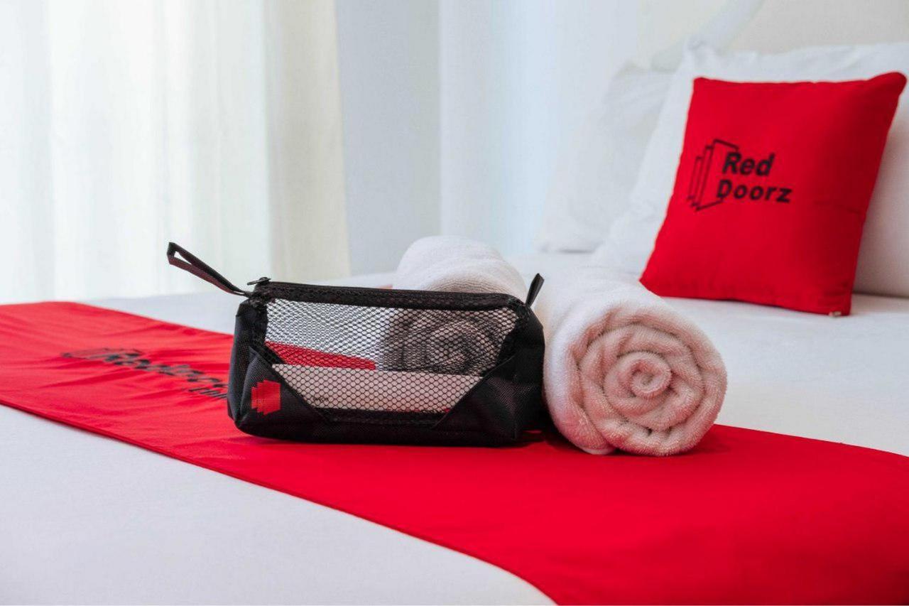 Hotel Reddoorz @ Simpang Pos Medan Exterior foto